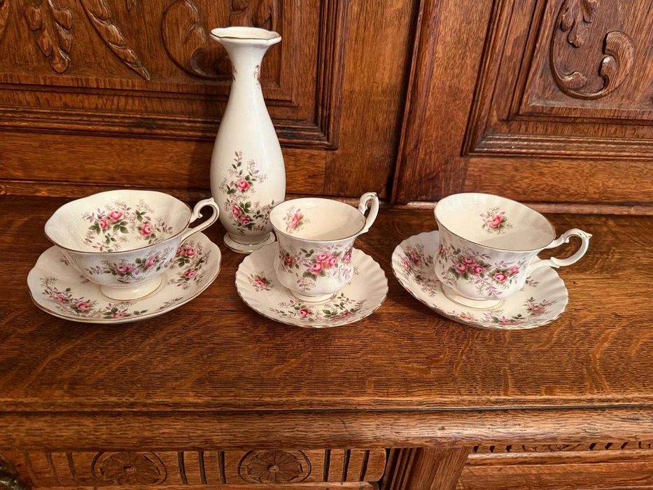 Royal Albert Lavender Rose- три сета и вазичка