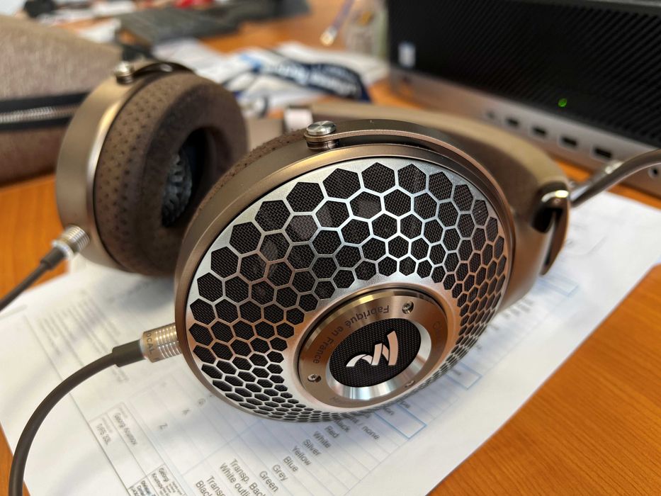 Слушалки Focal Clear MG Brown