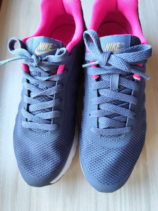 Маратонки Nike air invigor