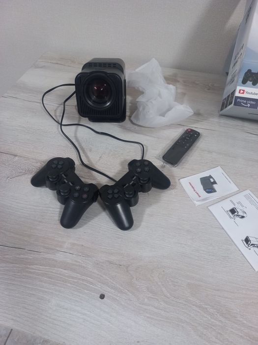 Проектор продам новый 38000