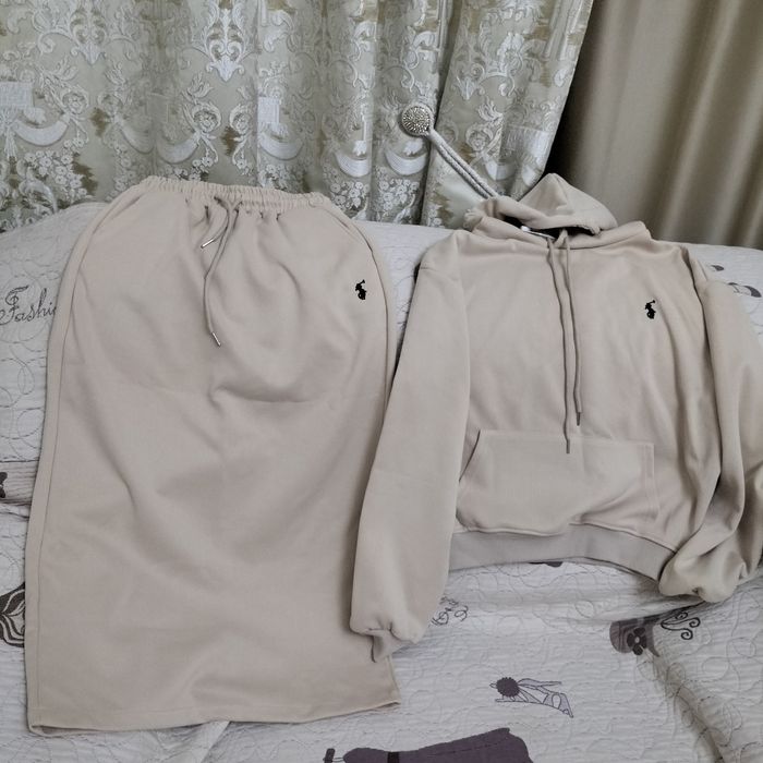 Продам спортивный костюм