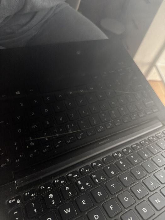 Dell xps 13 touchscreen 9350 - functional, ecran spart, pentru piese