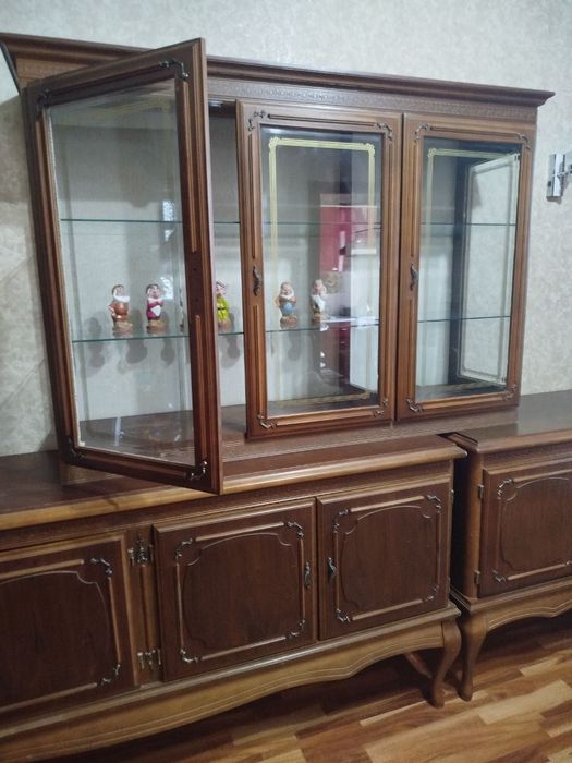 Продам стенки в количестве 2-х штук. Югославия.