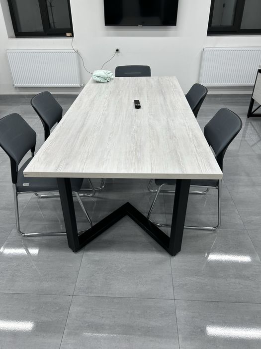 Продается Переговорный стол