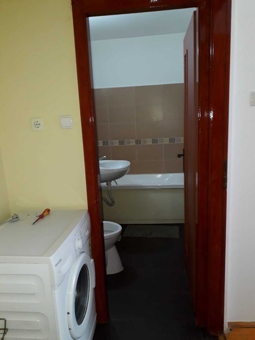 De inchiriat apartament cu 1 camera str Cerna