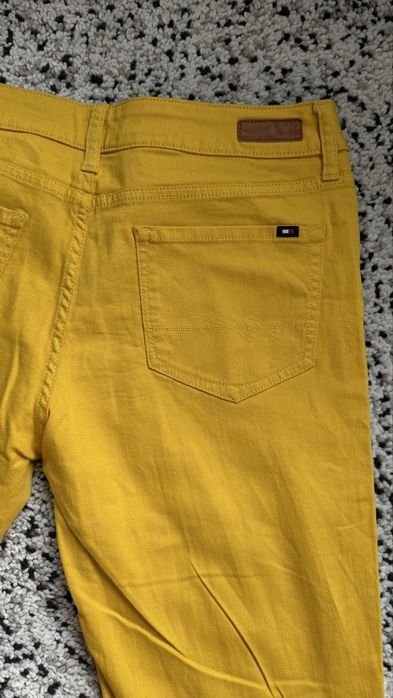 Нови дамски дънки Tommy Hilfiger размер 31/32