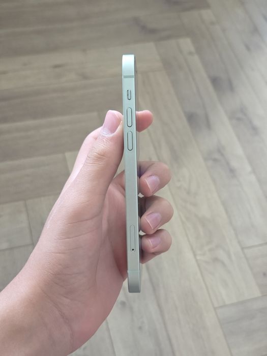 Iphone 12 79% akb