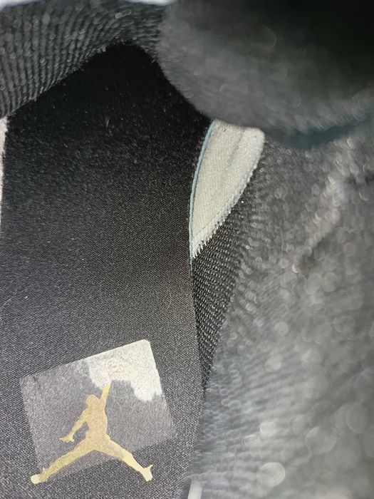 Продавам Джордан ки 41 номер от 300 на 150 лв