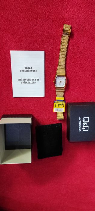 Часовник Q&Q , японски механизъм,унисекс. Нов !!.