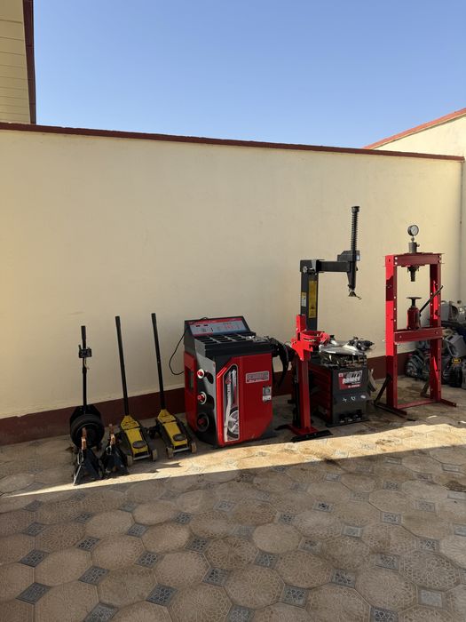 Shinomontaj, Balansirovka va avtoservis uchun uskunalar sotiladi.