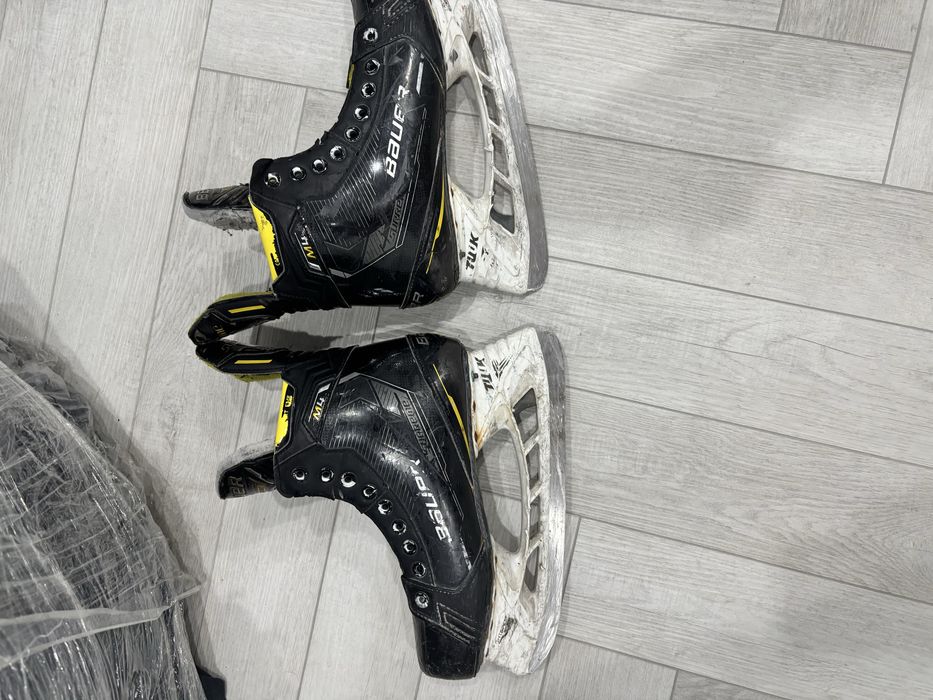 Продам хоккейные коньки bauer supreme m4