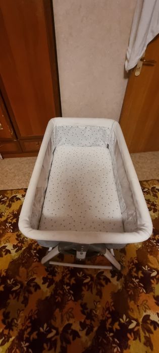 Детская манеж с маятником