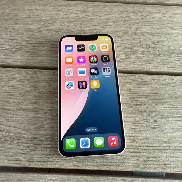 iPhone 13 mini - 256 gb + зарядно, като нов