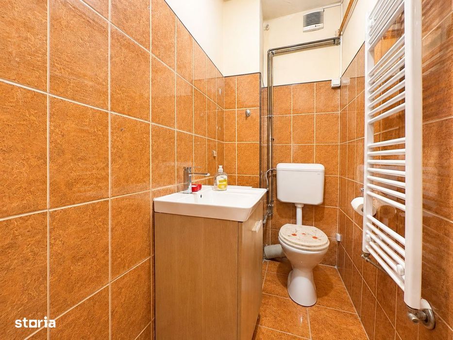 3 camere decomandat, etaj 1, centrală proprie, 2 balcoane + logie