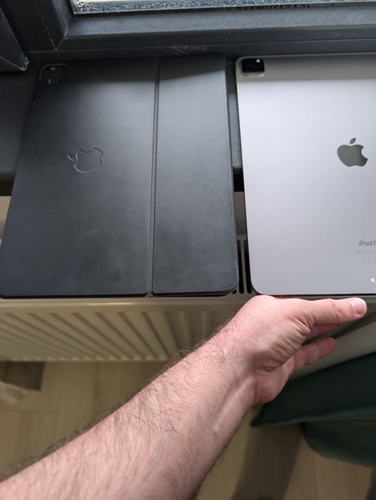 iPad Pro 12.9 6th generation 256 Gb