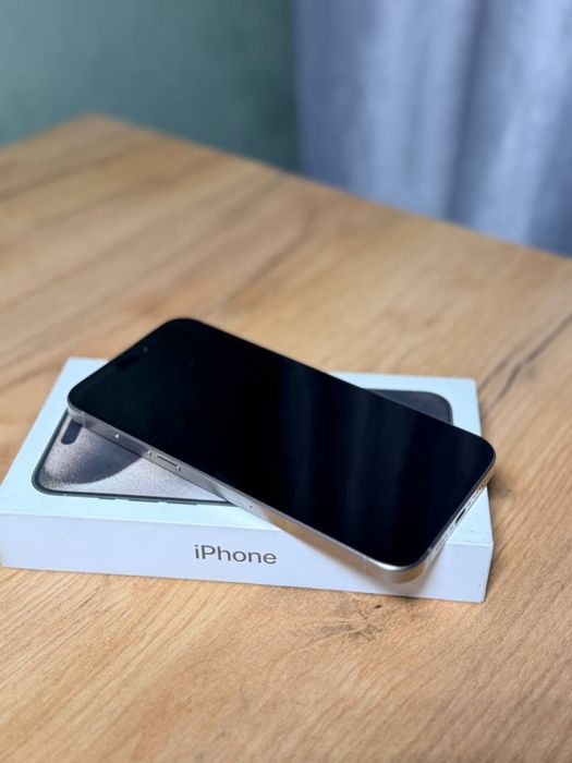 iPhone 15 Pro Max 256 ГБ, 90 %