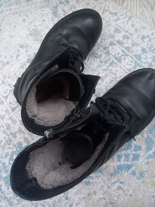 Продается зимняя женская обувь