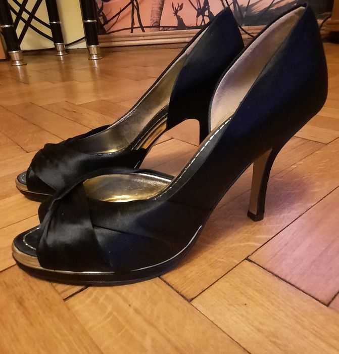 Pantofi decupați șaten negru cu auriu Nine West