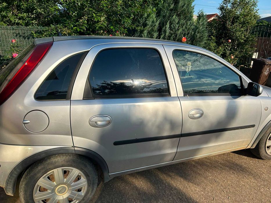 Vand Opel Corsa 2004 1.2 benzina