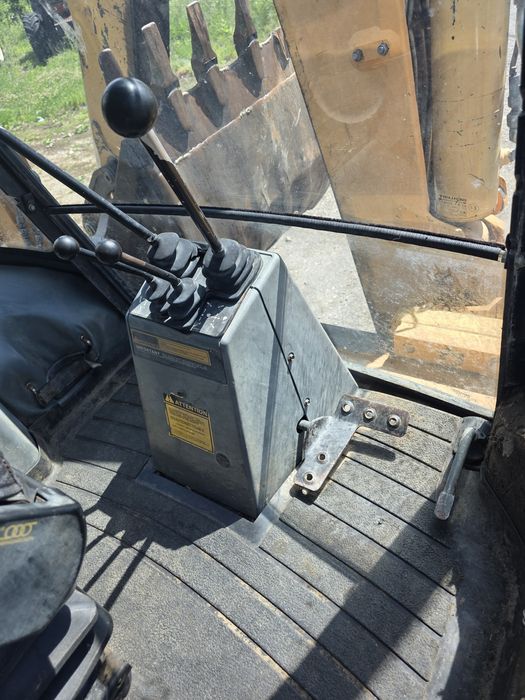 Buldoexcavator Case 690