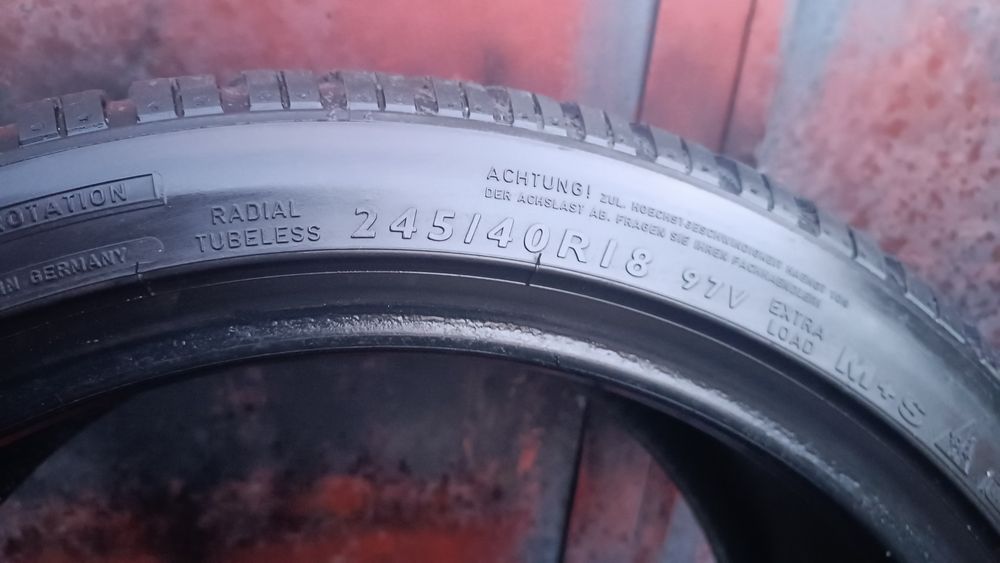 245/40/18 Dunlop