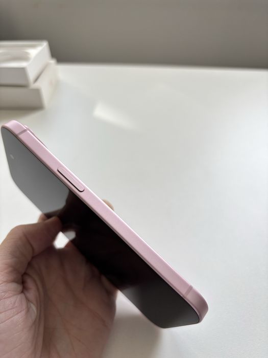 Продам Iphone 15 128GB Pink