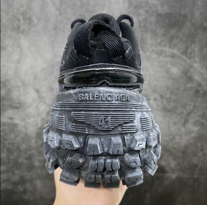 BALENCIAGA Defender 39-41 налични