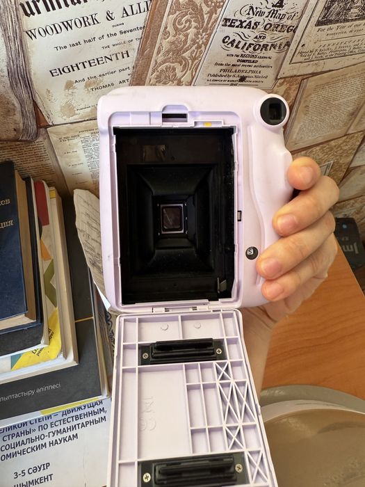 Instax фотоапарат пленочный