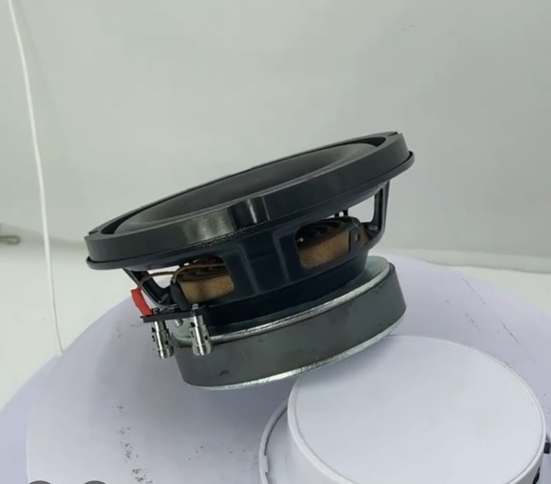 Басови високоговорители