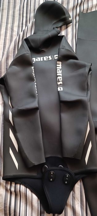 Неупрен за подводен риболов и гмуркане или плуване. Mares Apnea 17