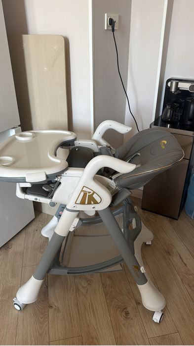 Стол для кормление