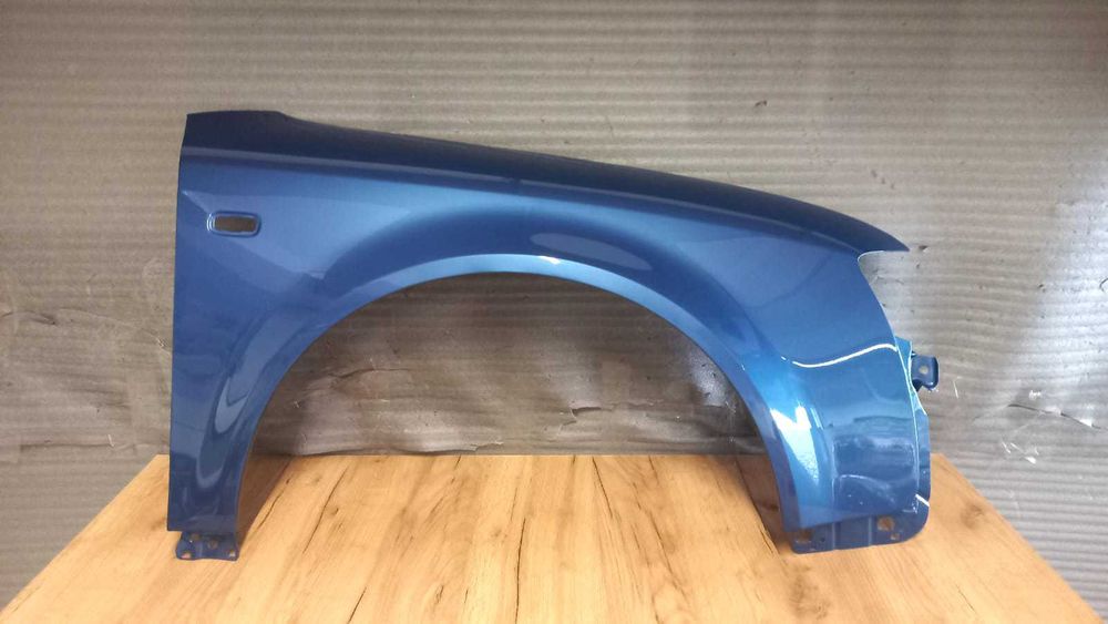 Aripa Fata Dreapta Audi A4 B6 An 2000-2004 (LZ5W (Albastru))