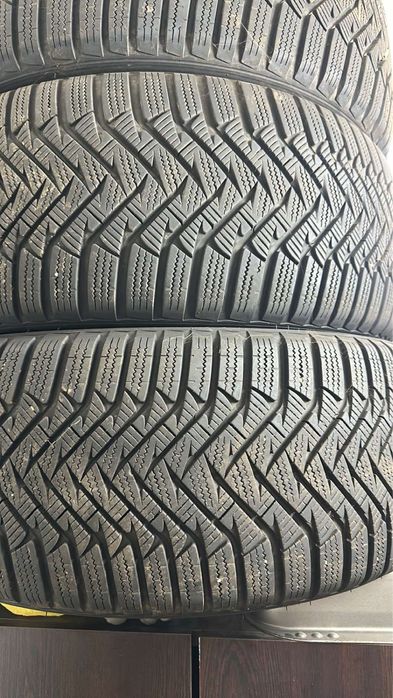 Гуми 235 /45/18 laufenn i fit+