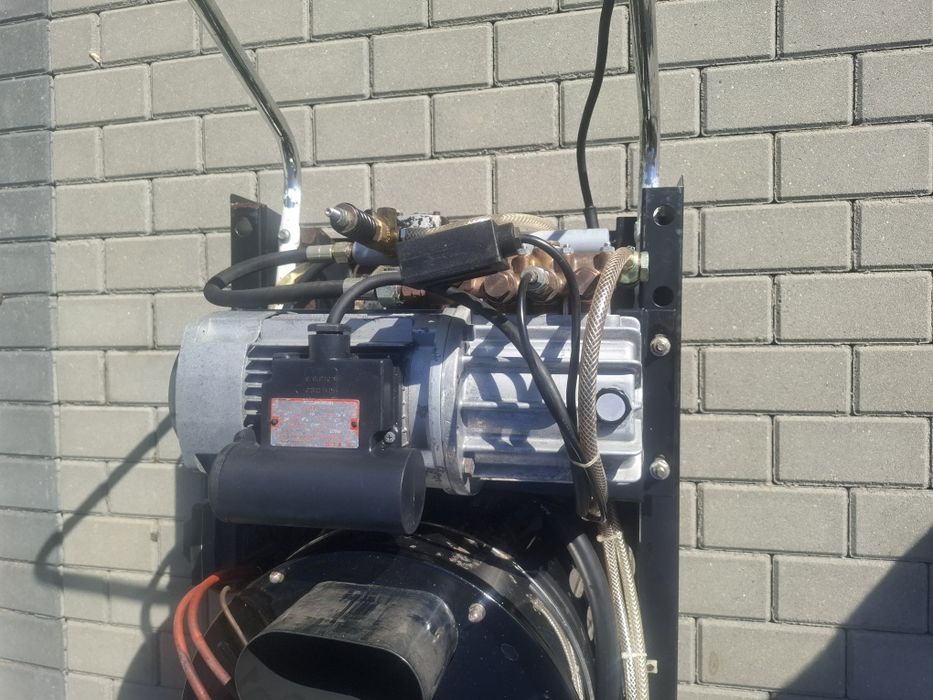 Pompă presiune cu apă caldă.