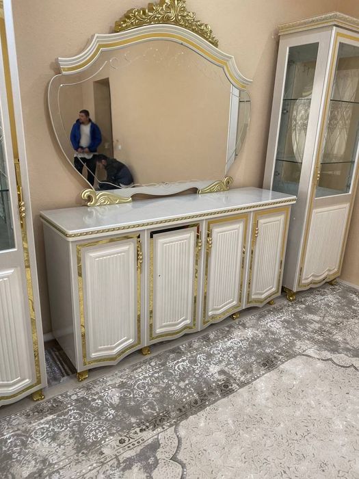 Цехдан кошона хайтек улубидаги пенал ва камодлар