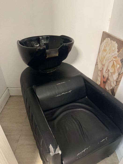 Продаеться мебель для салона красоты б/у