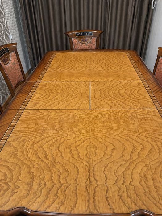 Стол из массива со стульями