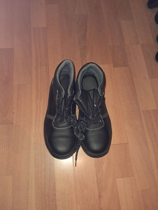 Ботинки кожа.42-размер