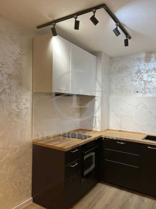 Продава се Тристаен апартамент в Пловдив, Център - 65 кв.м за 1361 €/кв.м - Снимка #3