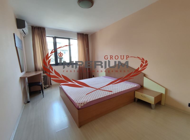 Дава се под наем Двустаен апартамент в Варна, Център - 70 кв.м за 382.5 € - Снимка #2