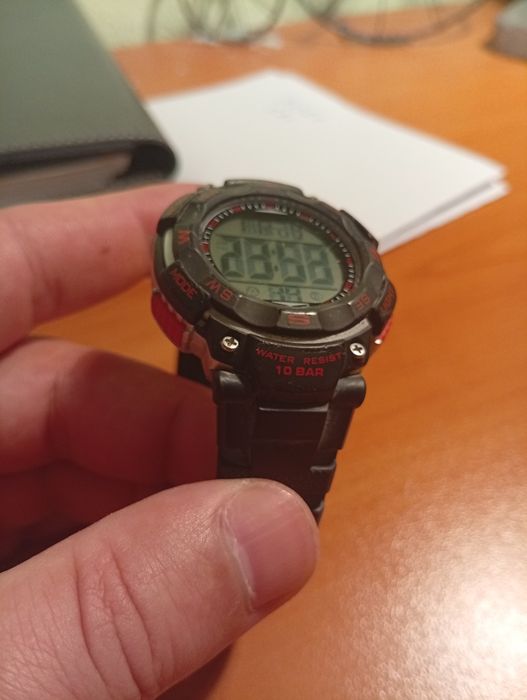 Часовник дигитален QQ