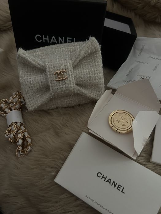 Налична чанта тип портмоне и държач Chanel