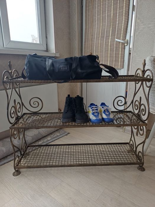 Продам кованая тумба для обуви