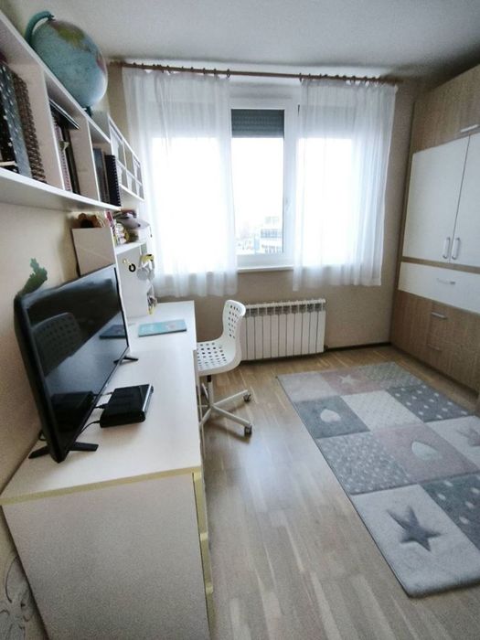 Тристаен апартамент в ж.к. Младост 2! До метростанция!