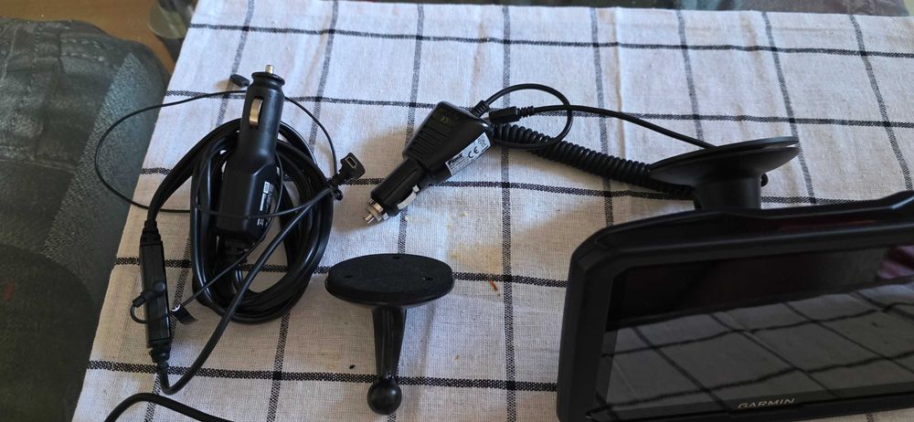 Навигация за камион Garmin Dezl 770 7 инча карти за цяла Европа и Турция пълен комплект