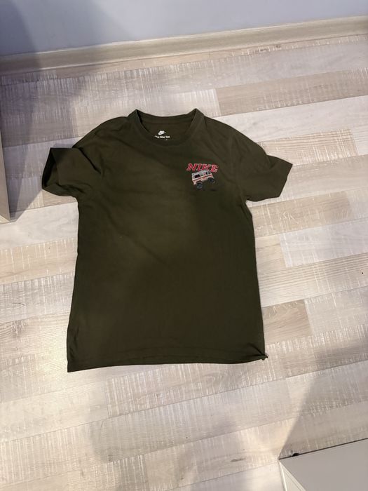 Тениска на nike  U NSW TEE SOLE RALLY LBR