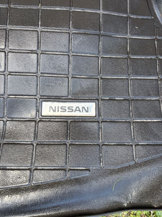 Нисан роуг х-трейл тойота рав4 стелки за багажник toyota rav4 nissan