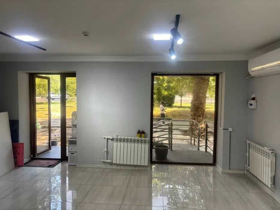 Сдается помещение 90 м2.ор-р Пойтахт Автосалон. (R 11)