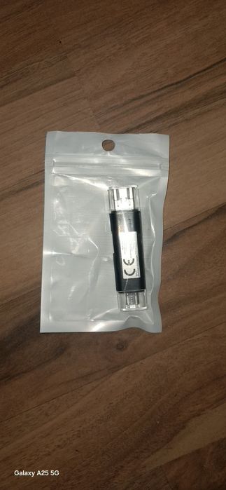 Card reader multifuncțional