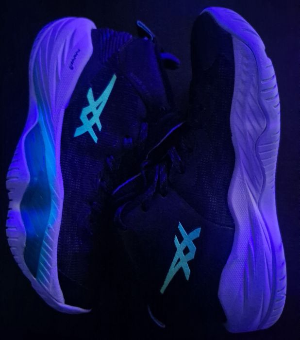 кроссовки Asics nova surge 2